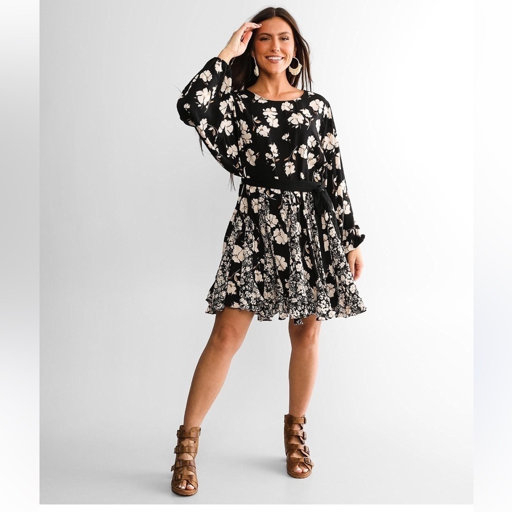 Mittoshop Black and White Floral Mini Dress